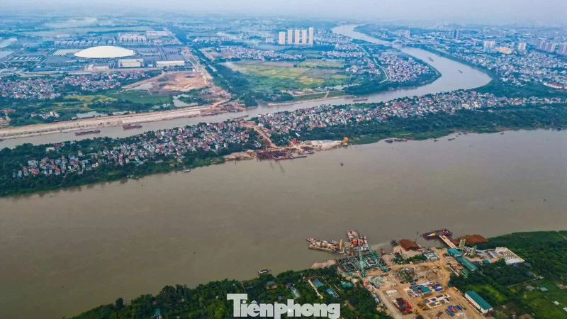 Hà Nội yêu cầu đẩy nhanh tiến độ các dự án cầu vượt sông Hồng