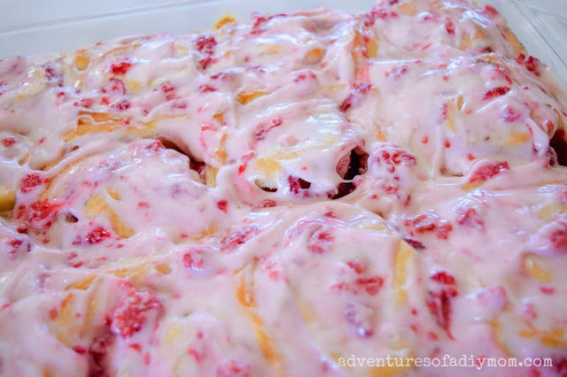 Raspberry Sweet Rolls Recipe (with Raspberry Cream Cheese Frosting)