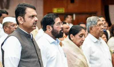 Maharashtra Politics: Kiran Sarnaiak Joins Shinde's Shiv Sena Amid Political Maneuvering