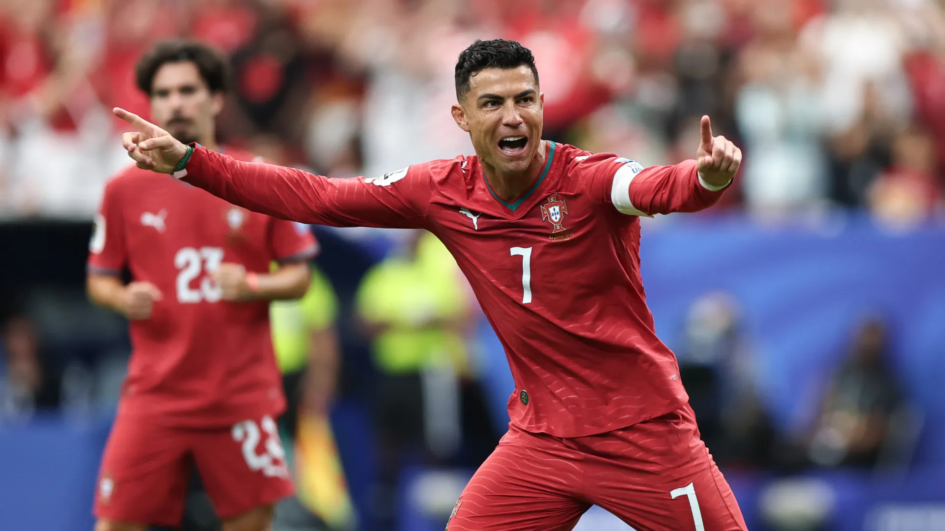 Segunda fase da Copa do Mundo terá três jogos nesta quinta-feira, com Espanha x Áustria, Portugal x Croácia e Suíça x Argélia. Principal duelo coloca Cristiano Ronaldo e Luka Modric frente a frente no mata-mata