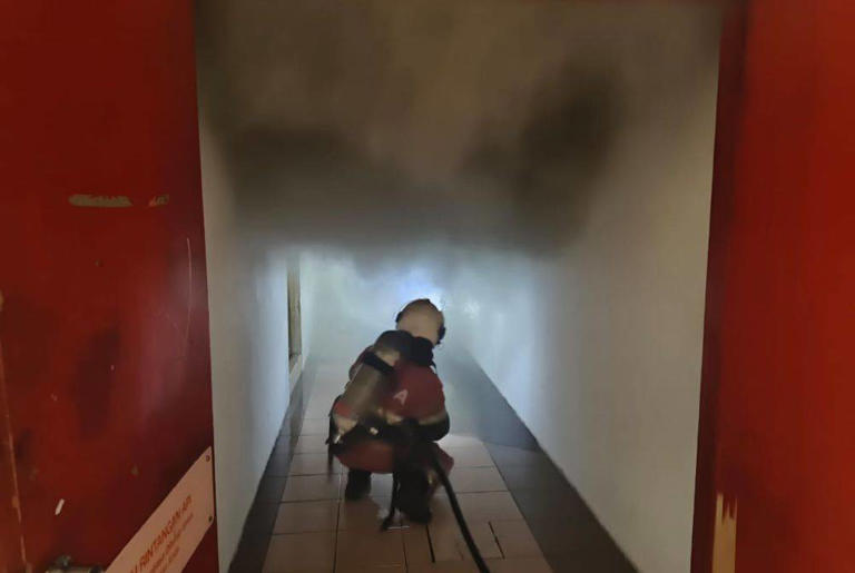 Shoppers evacuated as fire hits air-conditioning room at Kompleks PKNS
