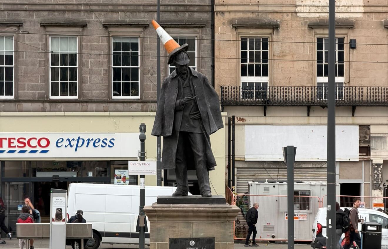 Copycat cone trend risks damaging Edinburgh’s historic statues, warn ...