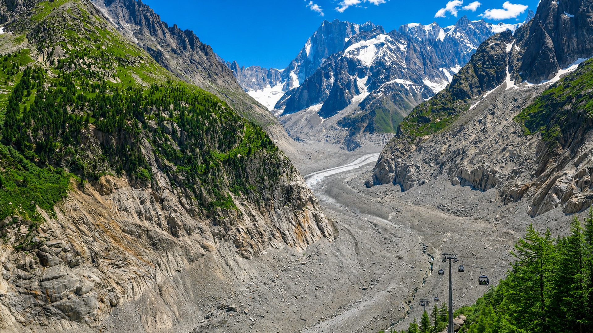 Discover the scenic Montenvers ride to Mer de Glace (4K)