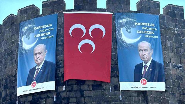 DEM Parti'nin kalesinde ezber bozan görüntüler