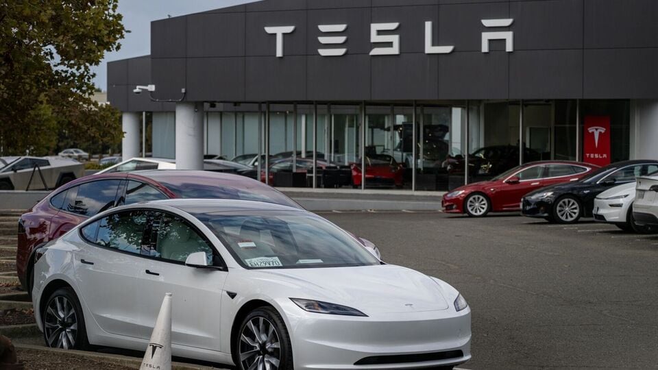 Tesla Q2 auto sales jump 25%, beating expectations as higher fuel ...