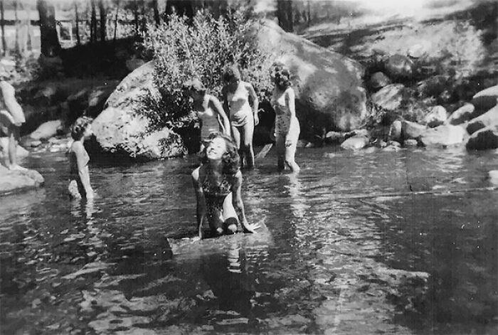 Unsettling Images: 25 Photos That Changed After a Second Look