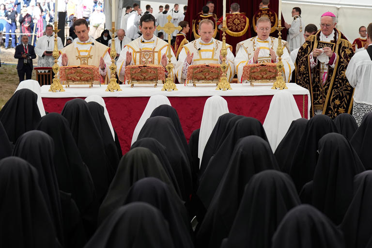 SSPX defies Pope Leo, Vatican issues excommunication