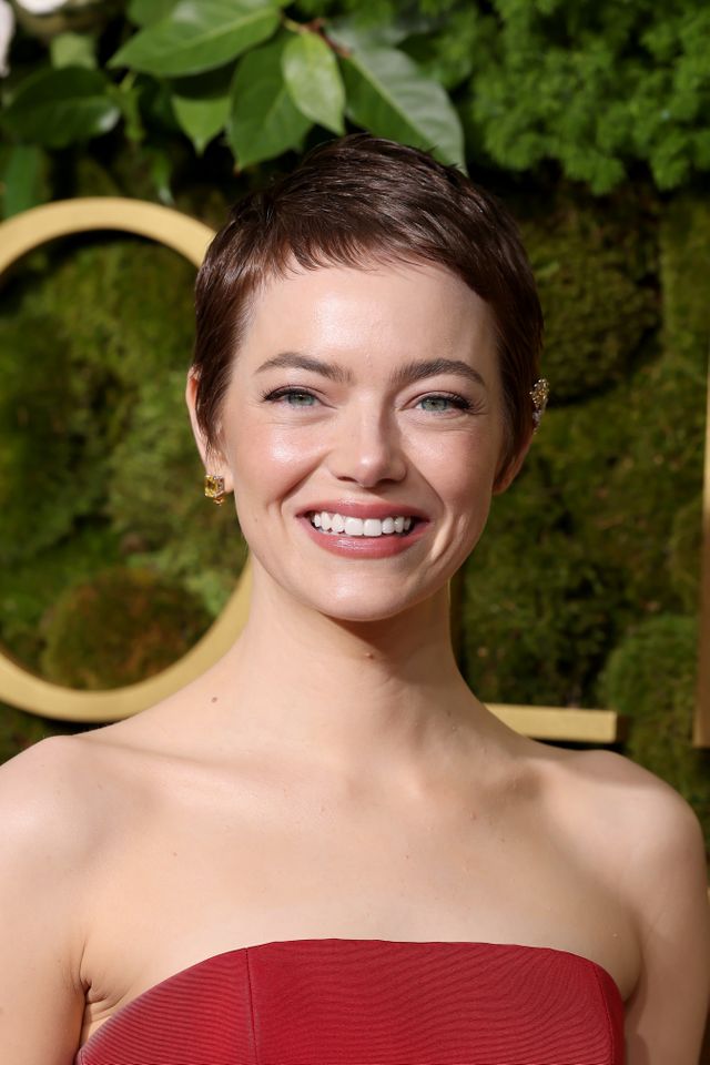 Emma Stone attends the 82nd Annual Golden Globe Awards at The Beverly Hilton with a pixie cut