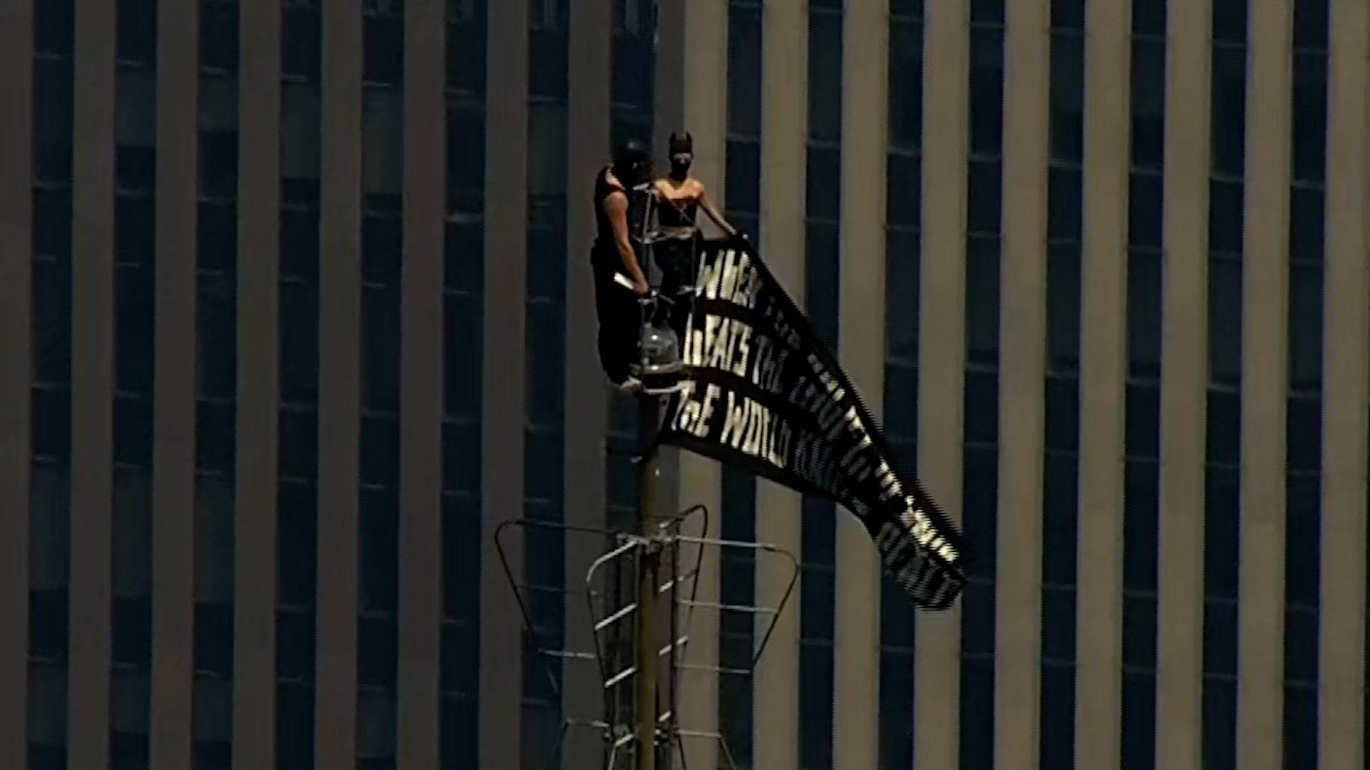 Who is the couple behind the Empire State Building climb and daredevil ...