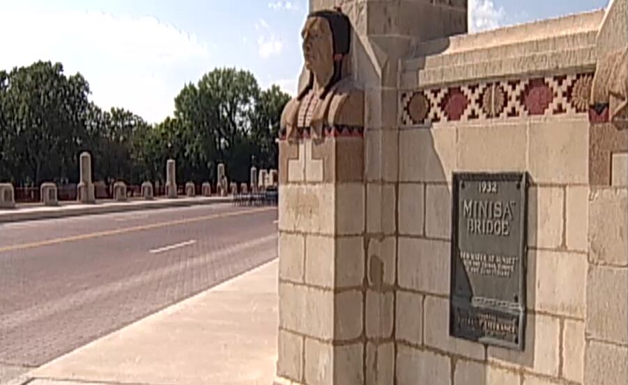 City responds after bronze plaque stolen from historic bridge in north ...