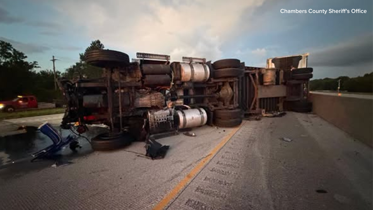 13 Alert Traffic: Rollover crash shuts down portion of I-10 East in ...