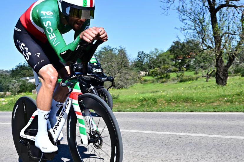 What equipment does a time trial rider use?