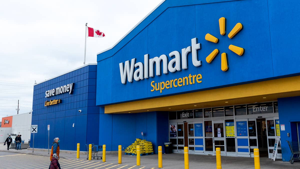 Walmart Sells a $16 Outdoor Rug That'll Keep the Heat Off Your Feet When Lounging on the Porch