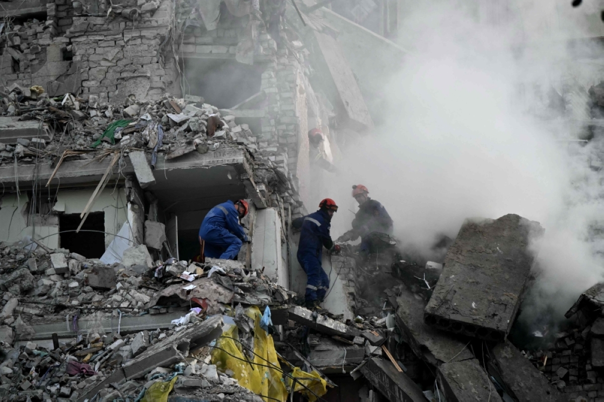 Russian missile barrage on Kyiv leaves nine dead