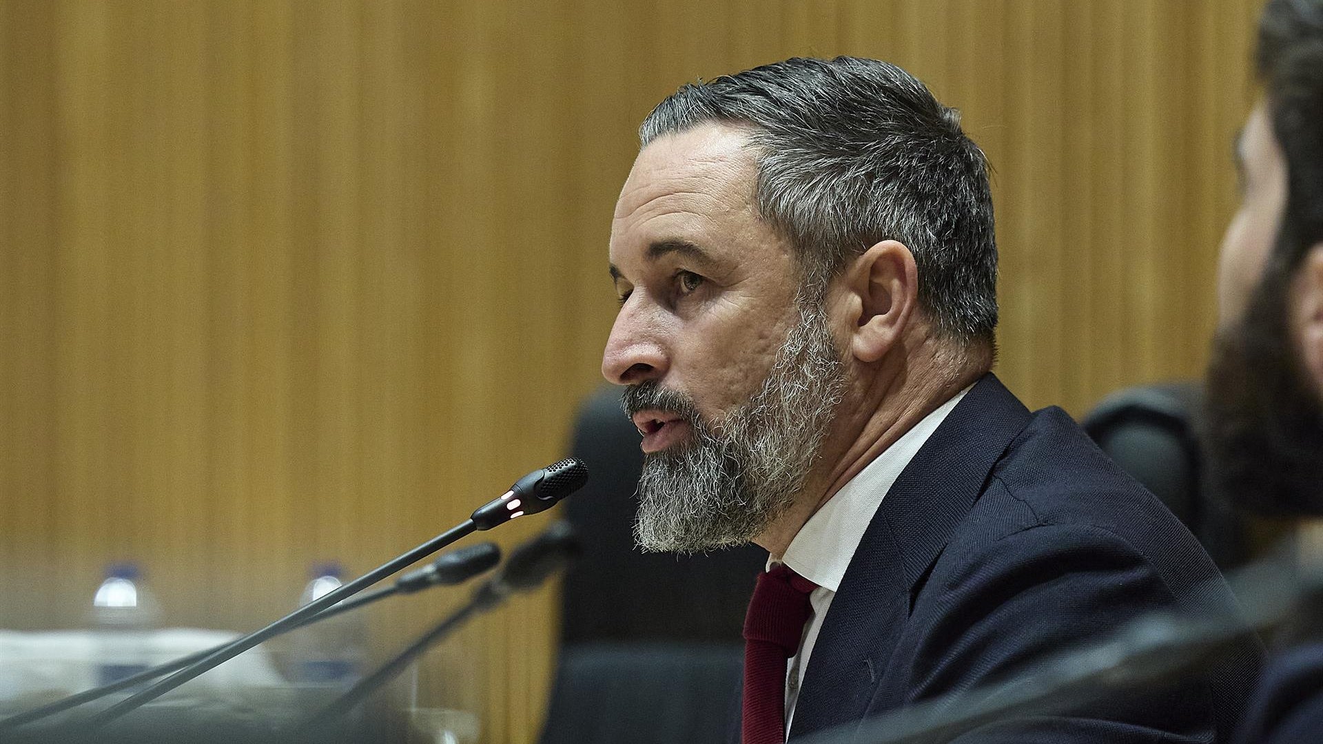 Abascal continúa su guerra contra la “inmigración” con un polémico ...