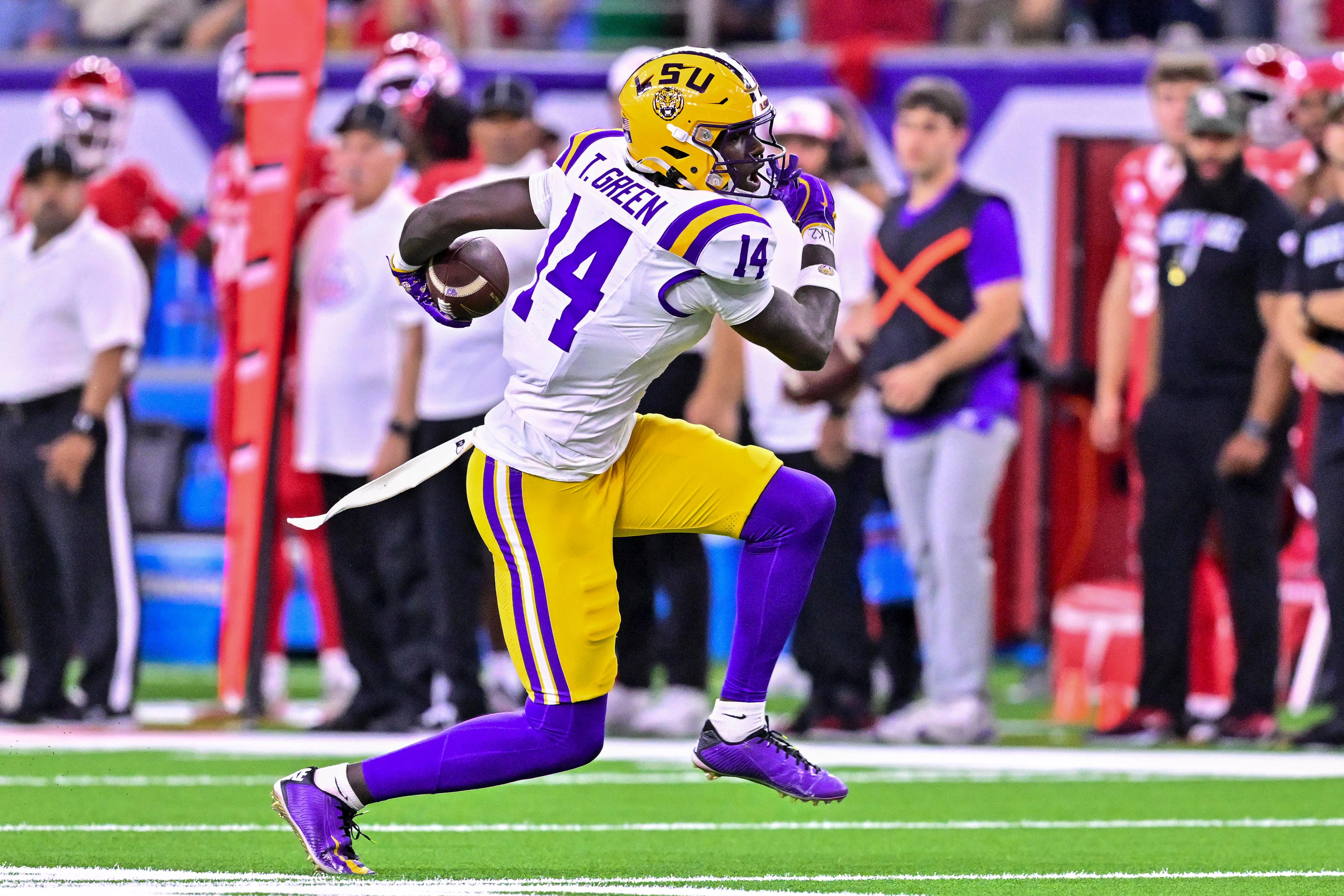 Two LSU football stars earn preseason All-American honors