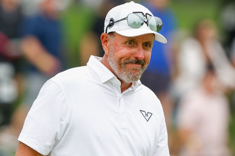 Phil Mickelson makes drastic off-course move amid ongoing personal problems