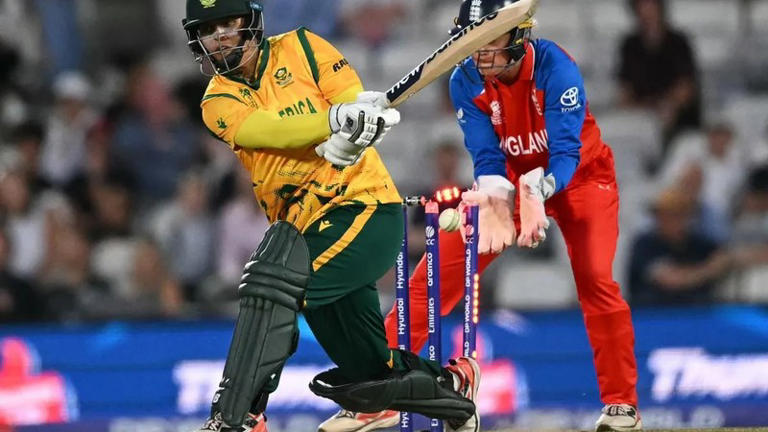 Proteas women suffer power failure as England cruise through to T20 ...
