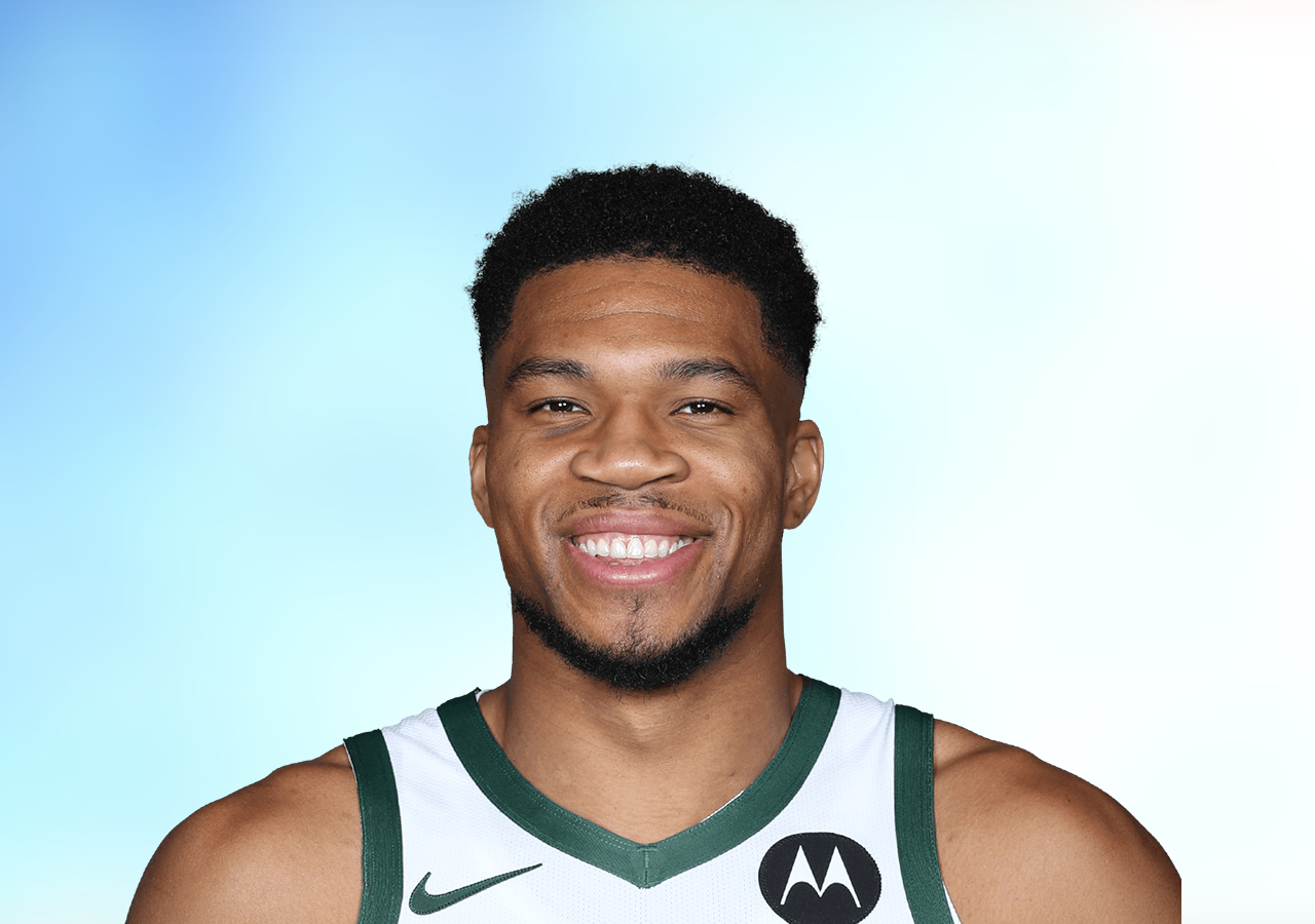 Giannis Antetokounmpo says he might switch to No. 7 in Miami