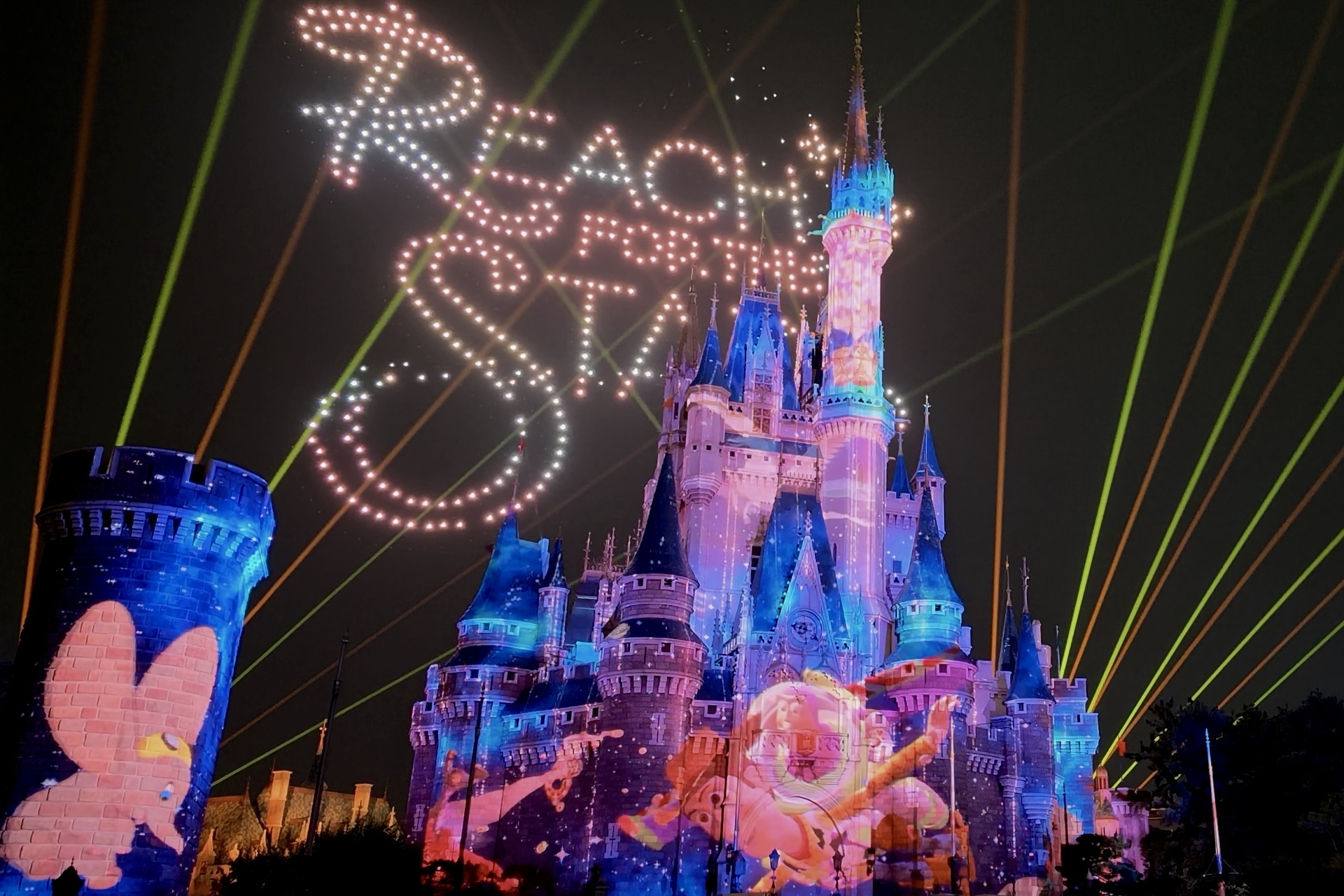 夏ディズニー、びしょ濡れにミセスコラボ、ピザ・プラネット！ 3分で