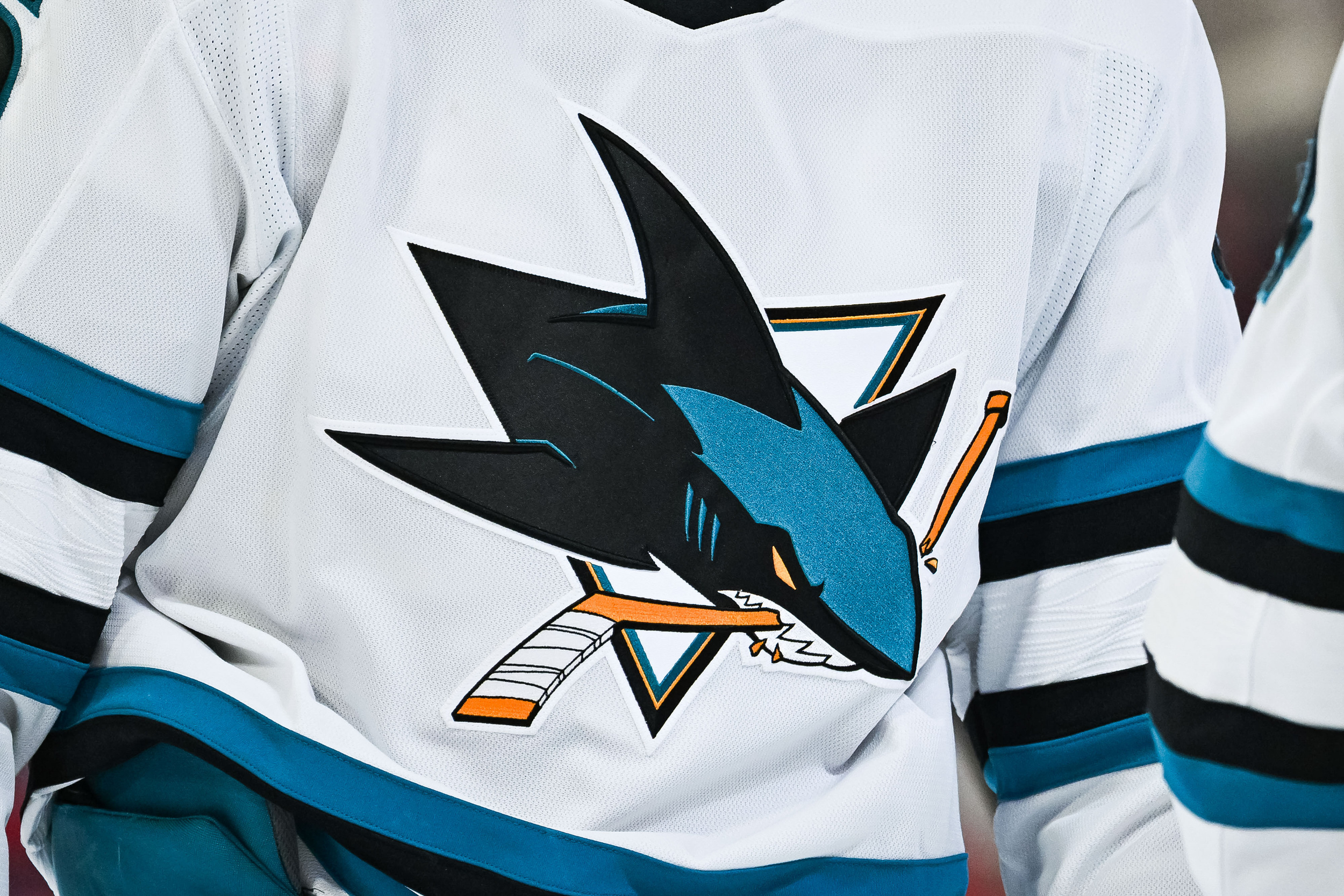Sharks sign Ivar Stenberg to entry-level contract