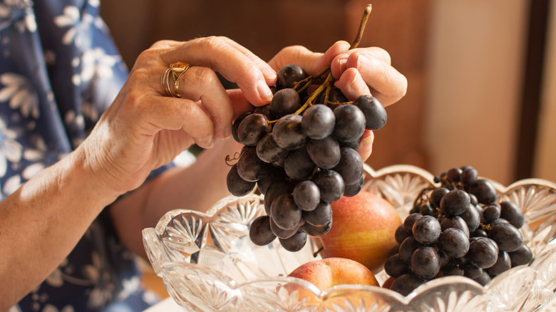 Eating Grapes Has An Unexpected Effect On Your Cholesterol