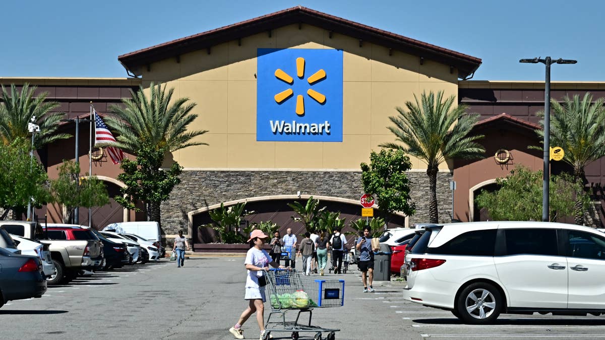 Walmart sells a $186 8-piece patio set that will stand up to the test ...