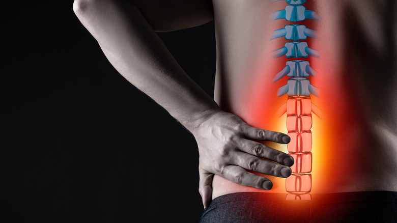 Signs you should see a spine specialist