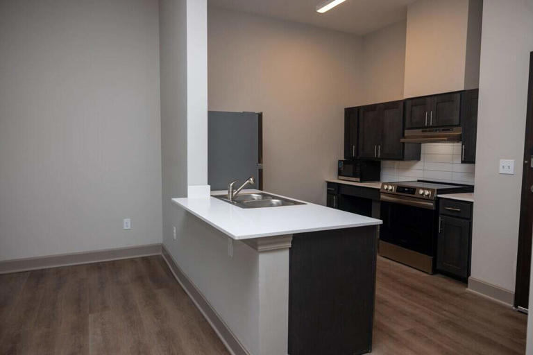 How Kansas City apartments help unhoused veterans find life with 'dignity'