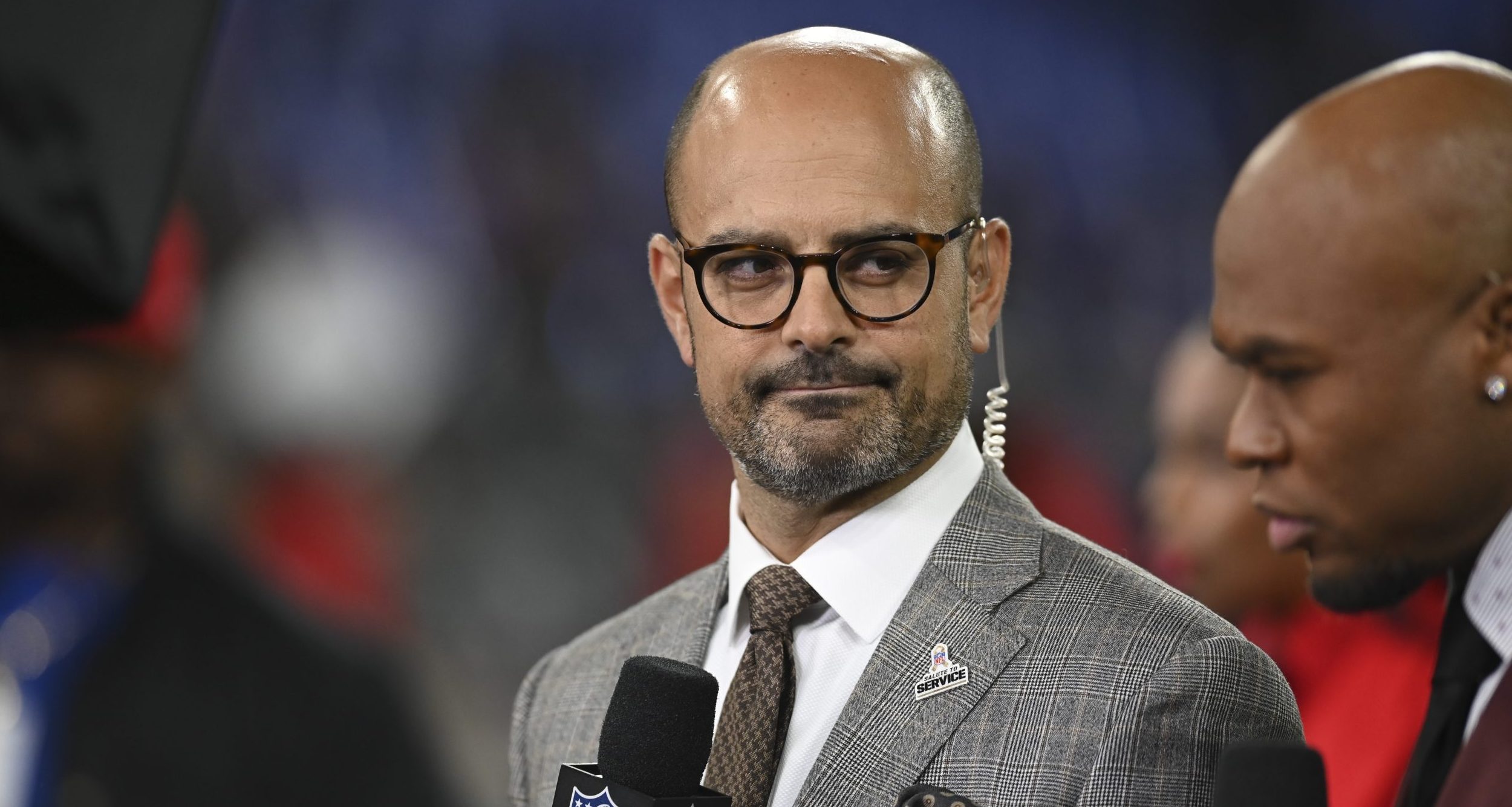 ESPN re-signs crucial NFL reporter