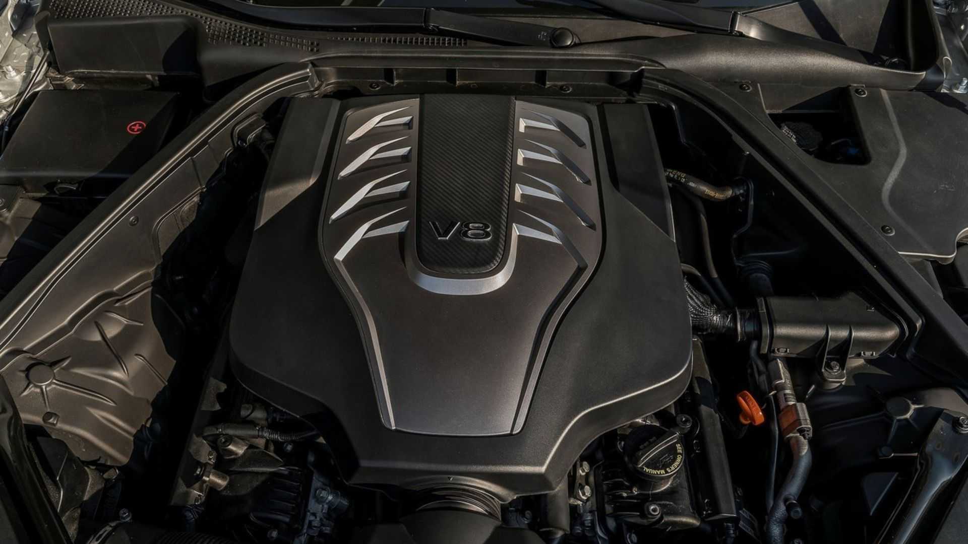 Shot of the 5.0-liter V-8 engine under the hood of a 2017 Genesis G80.