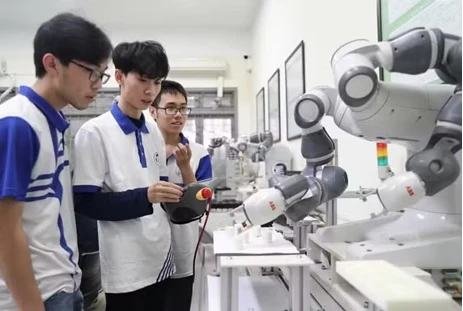 Trường đại học đầu tiên xác định điểm sàn tới 24 điểm