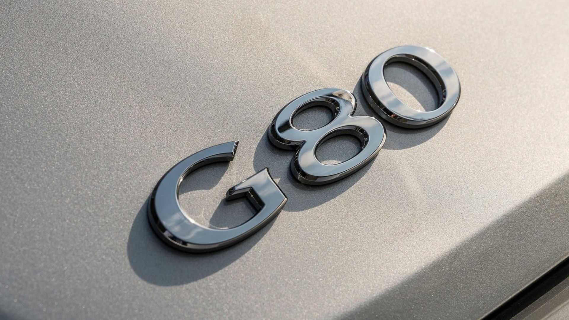 Close-up shot of the badging on a 2017 Genesis G80.