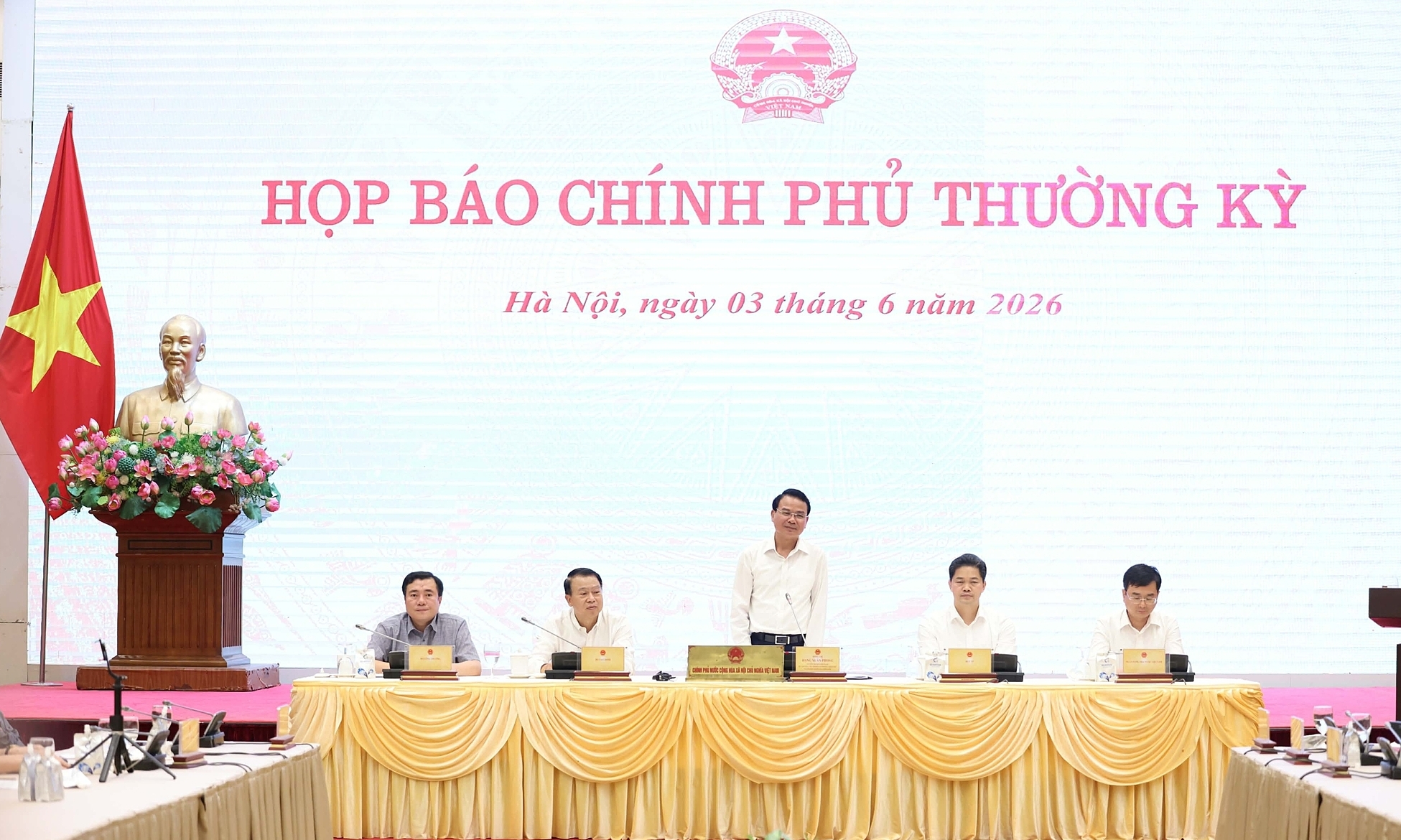 Cơ quan hành chính phải chủ động cung cấp thông tin cho báo chí