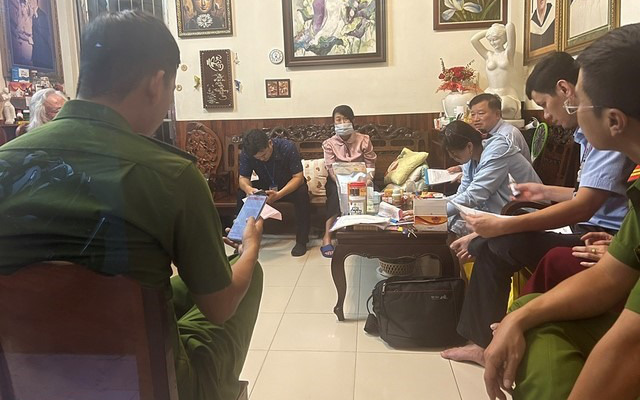 Hàng loạt cá nhân, cơ sở y tế tại TP.HCM bị xử phạt, nhân viên văn phòng cũng khám chữa bệnh trái phép