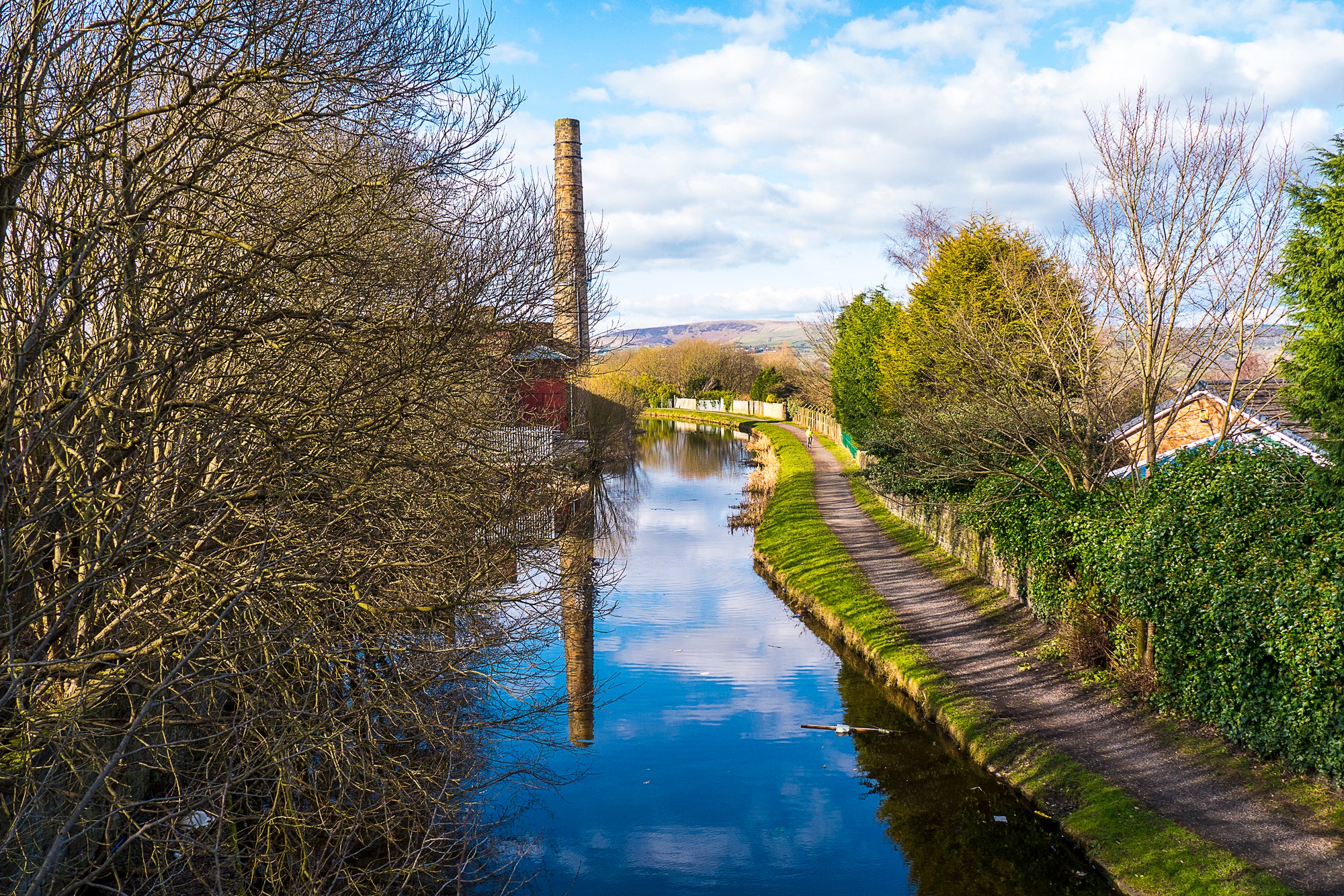 The Leeds-Liverpool Canal winds through Burnley (Getty/iStock)
