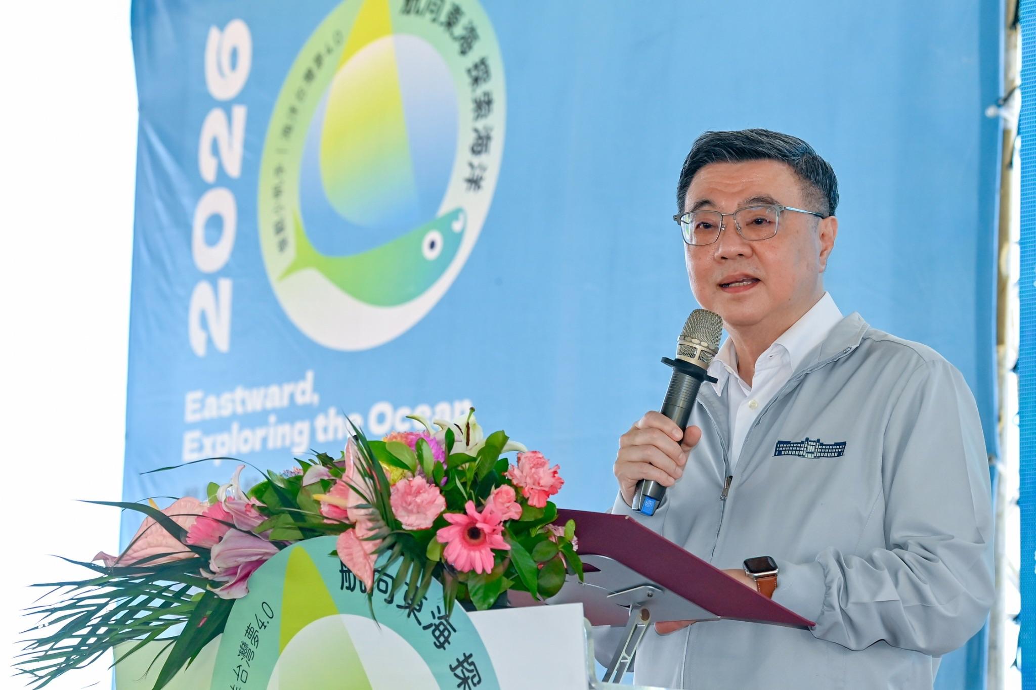 行政院長卓榮泰說，政府全力支持孩子們親近海洋文化，不論是環境部、教育部、運動部或海洋委員會，都會用盡所有力量，透過各項政策與資源協助引導，一同成就孩子們對於遠大海洋世界的夢想。   圖：行政院提供