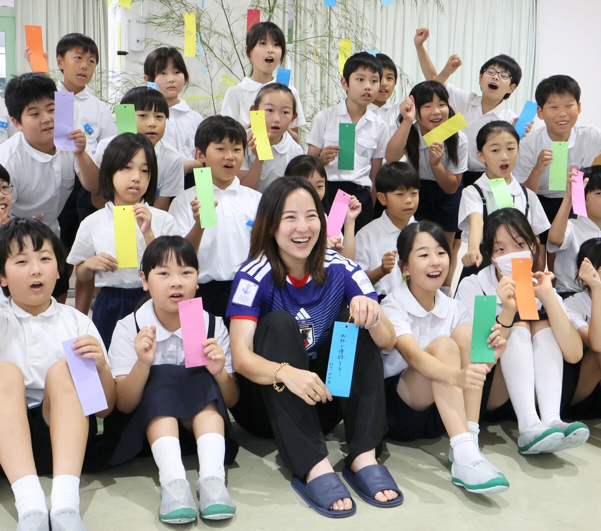 北川ひかる選手がサプライズ授業 金沢市出身・サ…