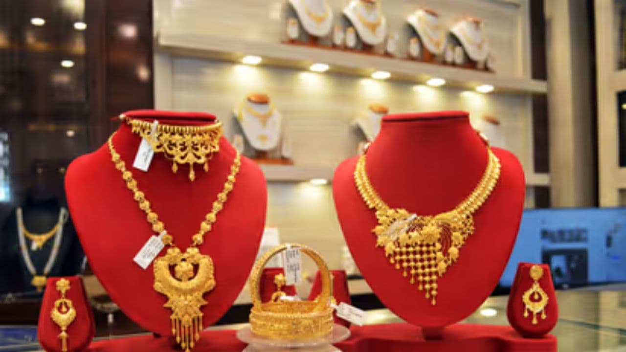 Gold, silver prices today, October 27: Gold rebounds, silver steady ...