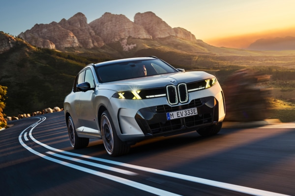 New BMW X5 Revealed With 600HP M60e xDrive Flagship and Yellow M Lights
