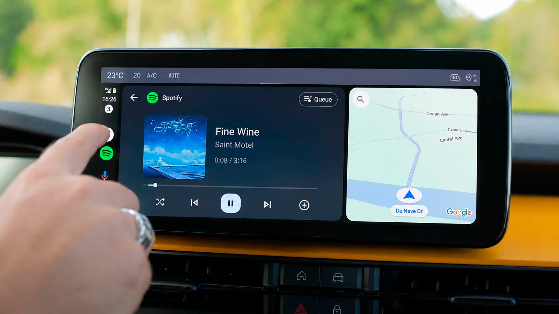 Android Auto moderniza Spotify y YouTube Music con una interfaz más cuidada
