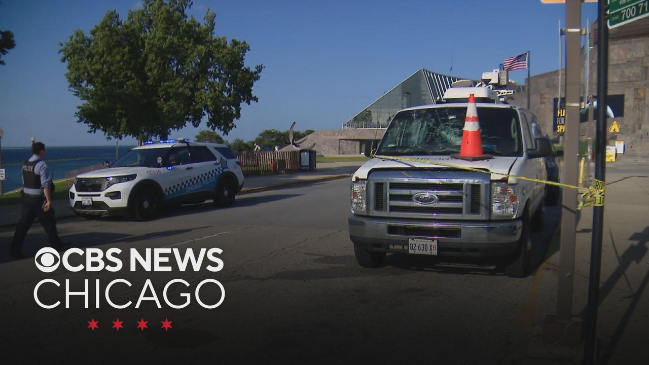 Men charged in attack on CBS News Chicago crew held in custody until trial