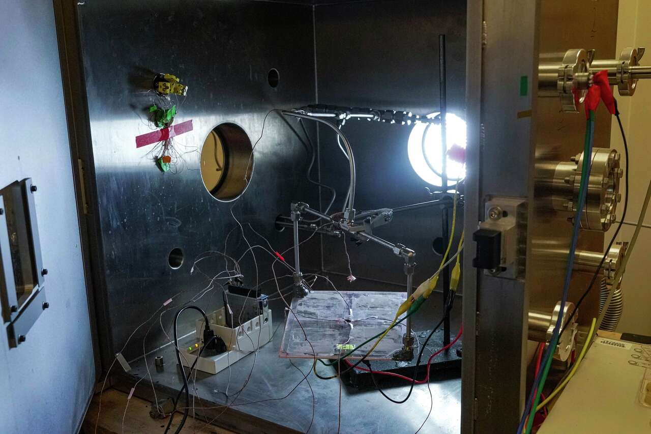 University of Houston engineers find more efficient way to cool semiconductors for AI data centers