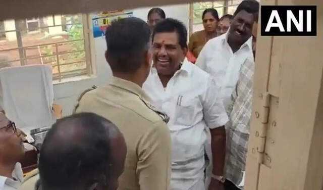 Former Tamil Nadu minister arrested following defamation case
