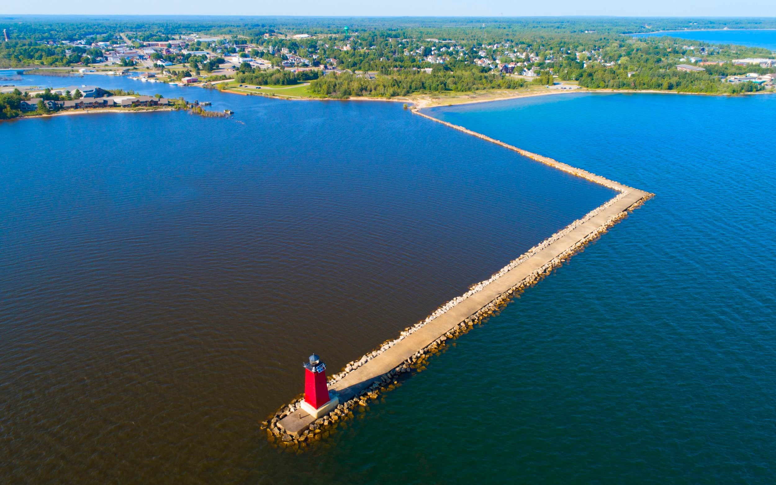 Manistique lighthouse on Lake Superior
