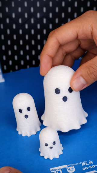 Flexible 3D printed ghost with slinky-like movement