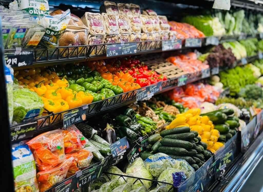 This is how stores make wilted produce look fresh (check this before ...