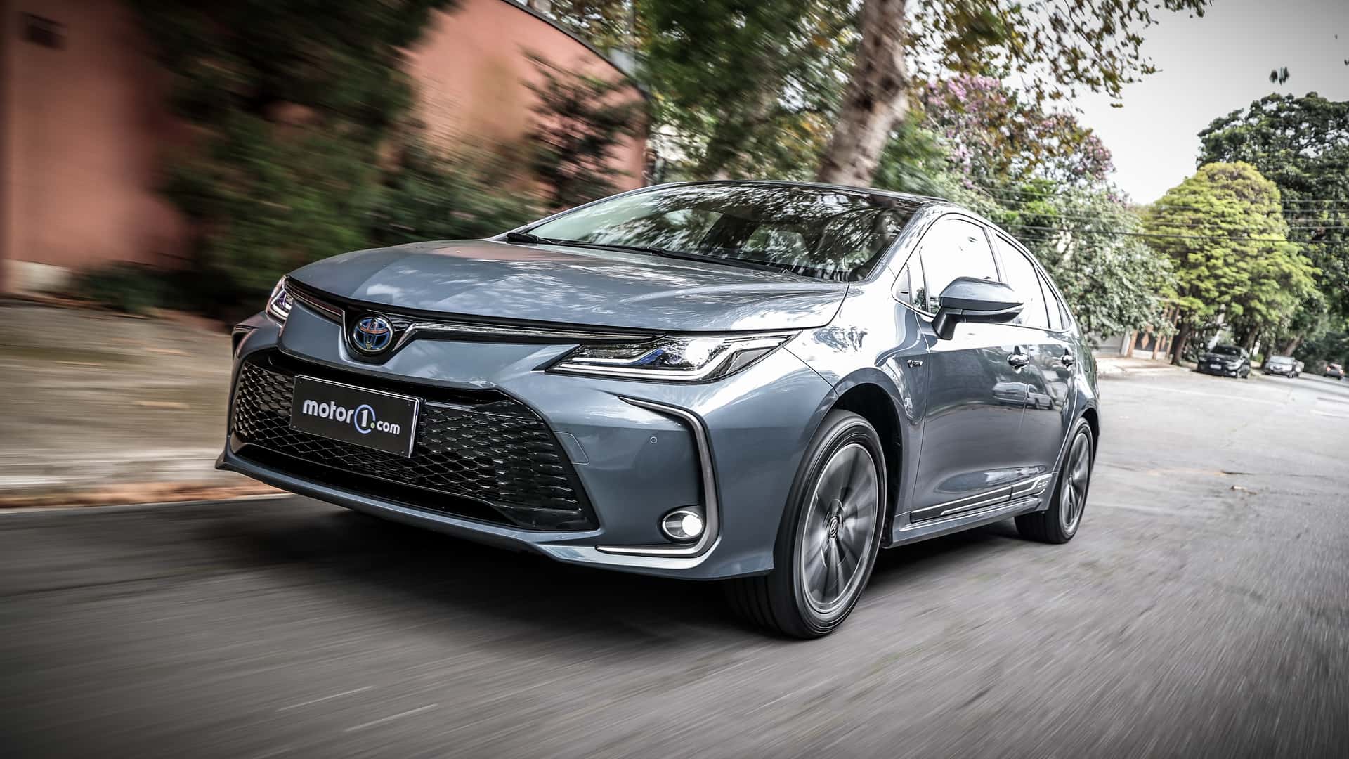 Após perder para BYD King, Toyota Corolla volta às lojas com linha completa