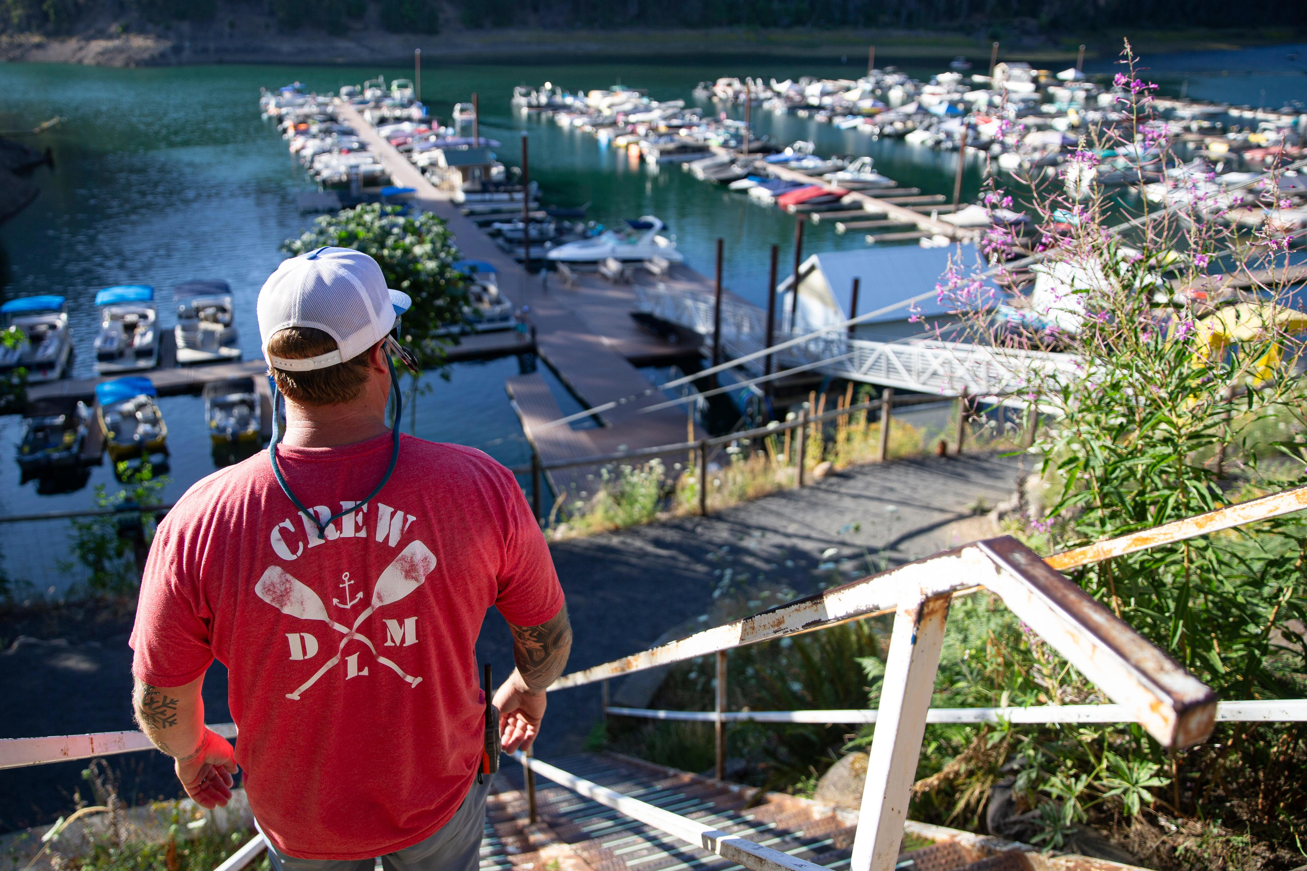 Detroit Lake marinas to pull docks soon after rapid water level drop