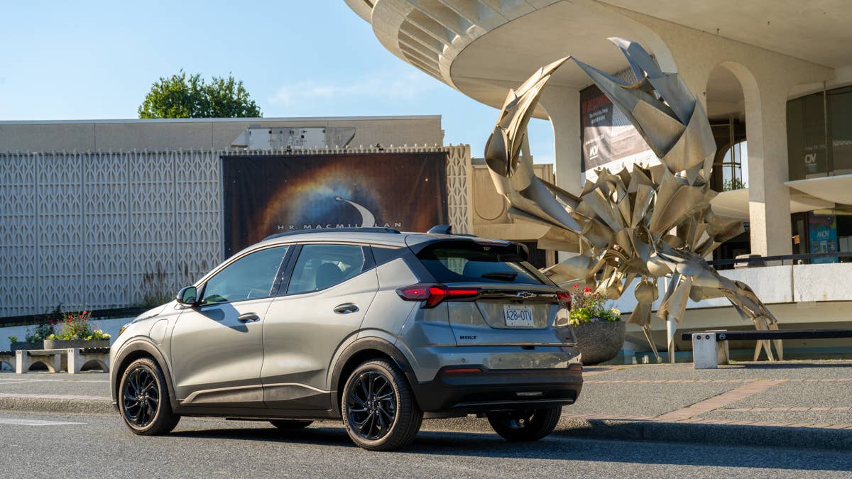 2027-chevrolet-bolt-rs-6